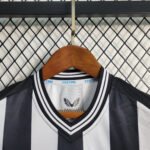 Newcastle United Heimtrikot Kinder Minikit 2023-2024