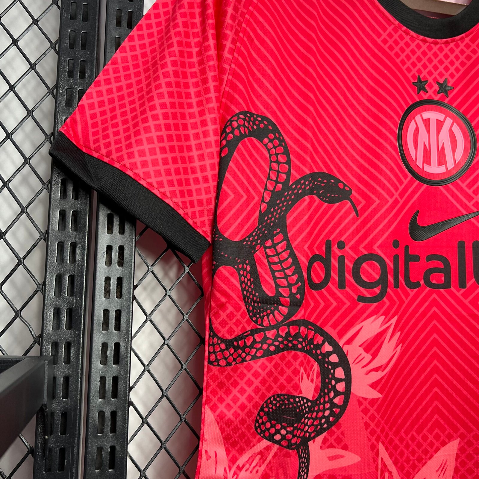 Inter Mailand Schlangenhaut Sondertrikot 2024-2025 - Rot Inter Mailand Schlangenhaut Sondertrikot 2024-2025 - Rot