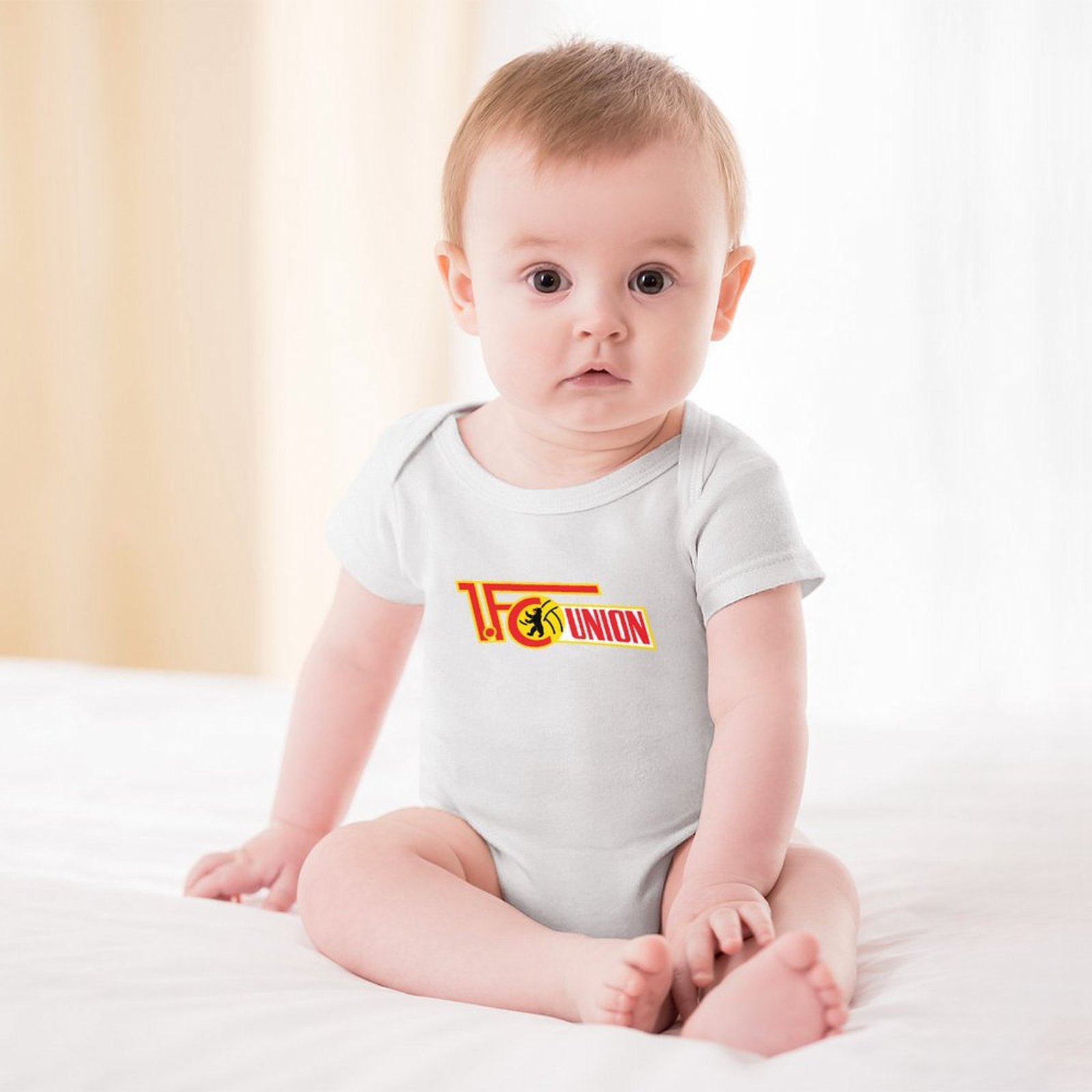 FC Union Berlin Baby Bodysuit Strampler Schlafanzug Mit Kurzen Ärmeln FC Union Berlin Baby Bodysuit Strampler Schlafanzug Mit Kurzen Ärmeln
