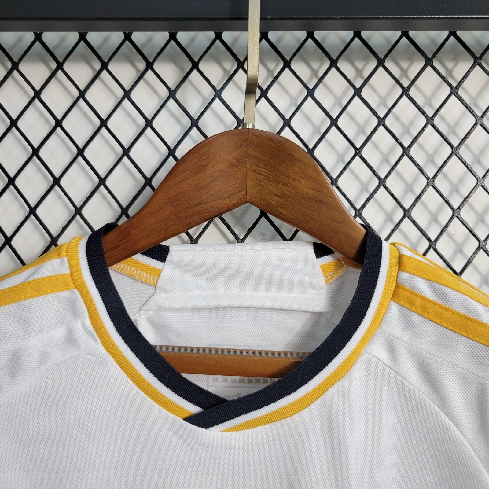 Real Madrid Arda Guler 24 Heimtrikot Kinder Minikit 2023-2024 Real Madrid Arda Guler 24 Heimtrikot Kinder Minikit 2023-2024
