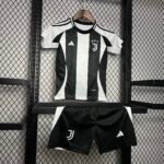 Juventus Cristiano Ronaldo 7 Heimtrikot Kinder Minikit 2024-2025