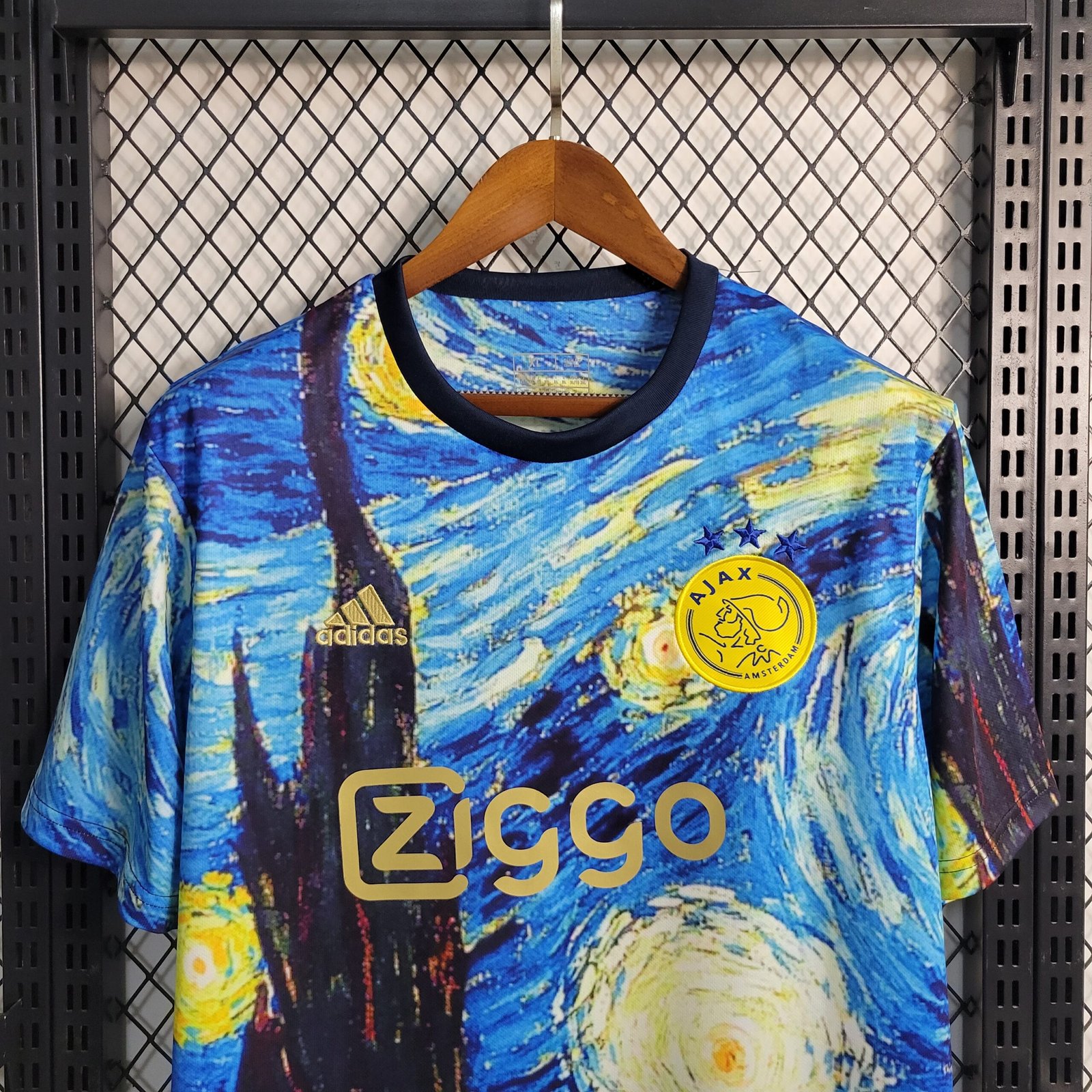 Ajax X Van Gogh Sondertrikot 2023-2024 Ajax X Van Gogh Sondertrikot 2023-2024