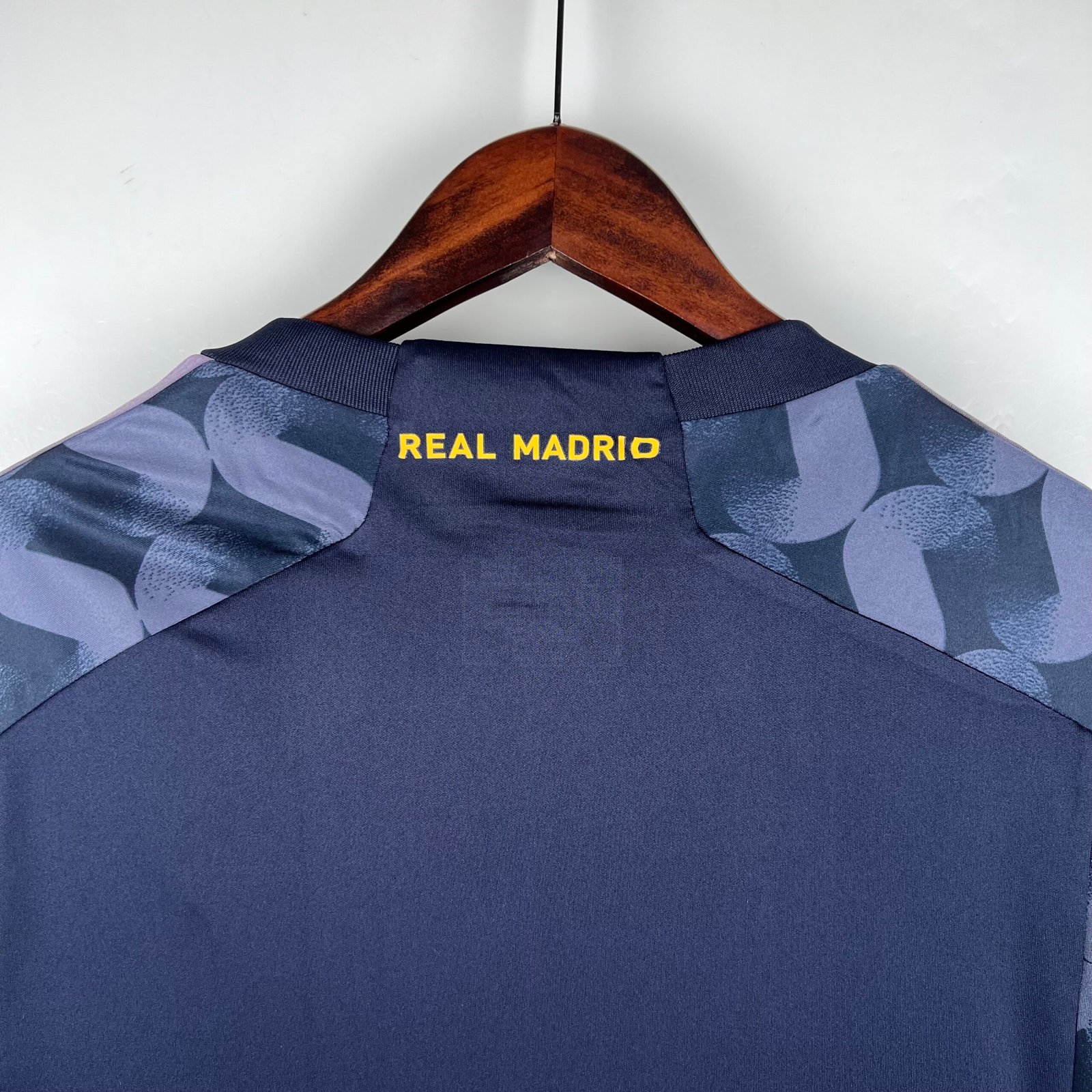 Real Madrid Arda Guler 24 Away Trikot 2023-2024 Real Madrid Arda Guler 24 Away Trikot 2023-2024