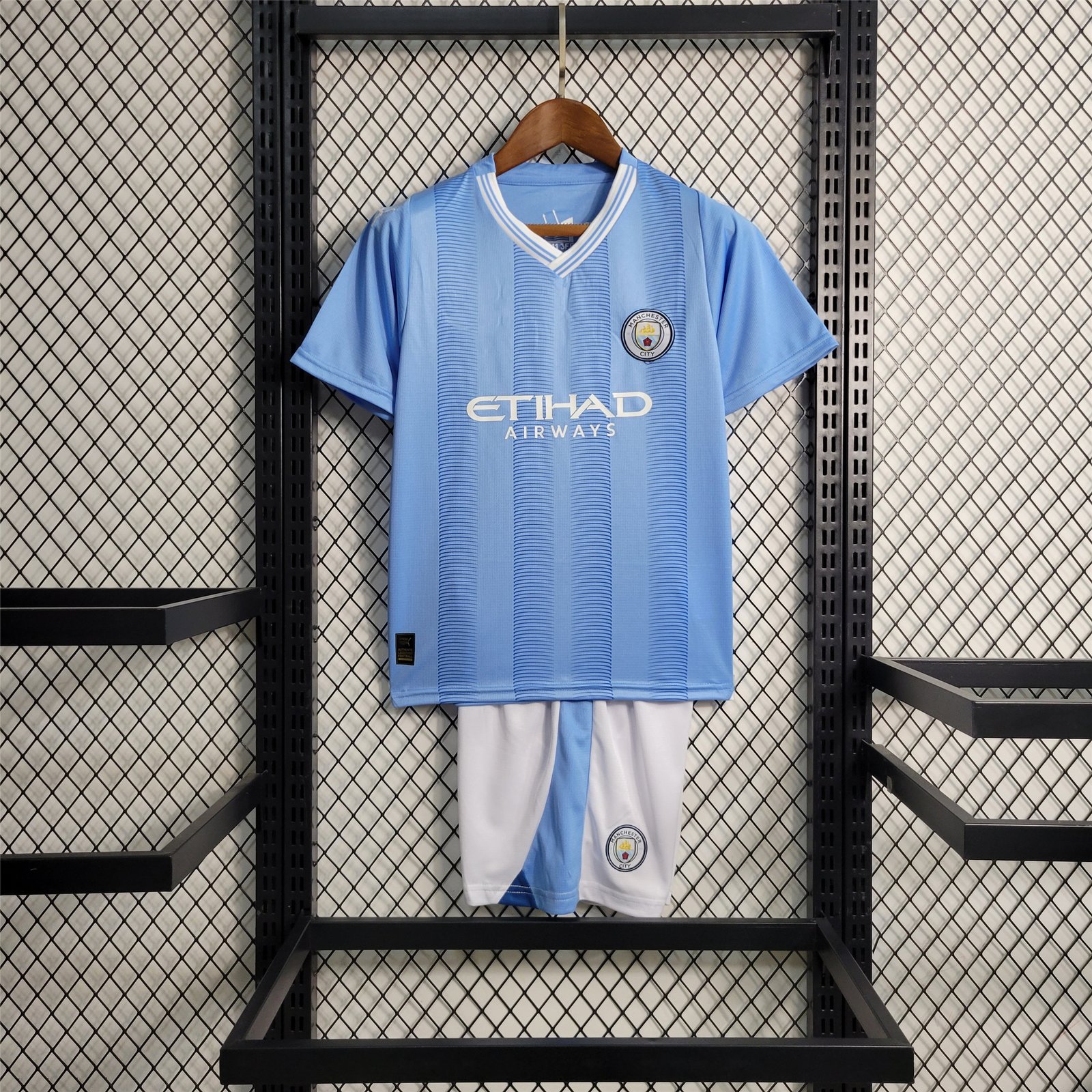 Man City Heimtrikot Kinder Mini Kit 2023-2024 Man City Heimtrikot Kinder Mini Kit 2023-2024