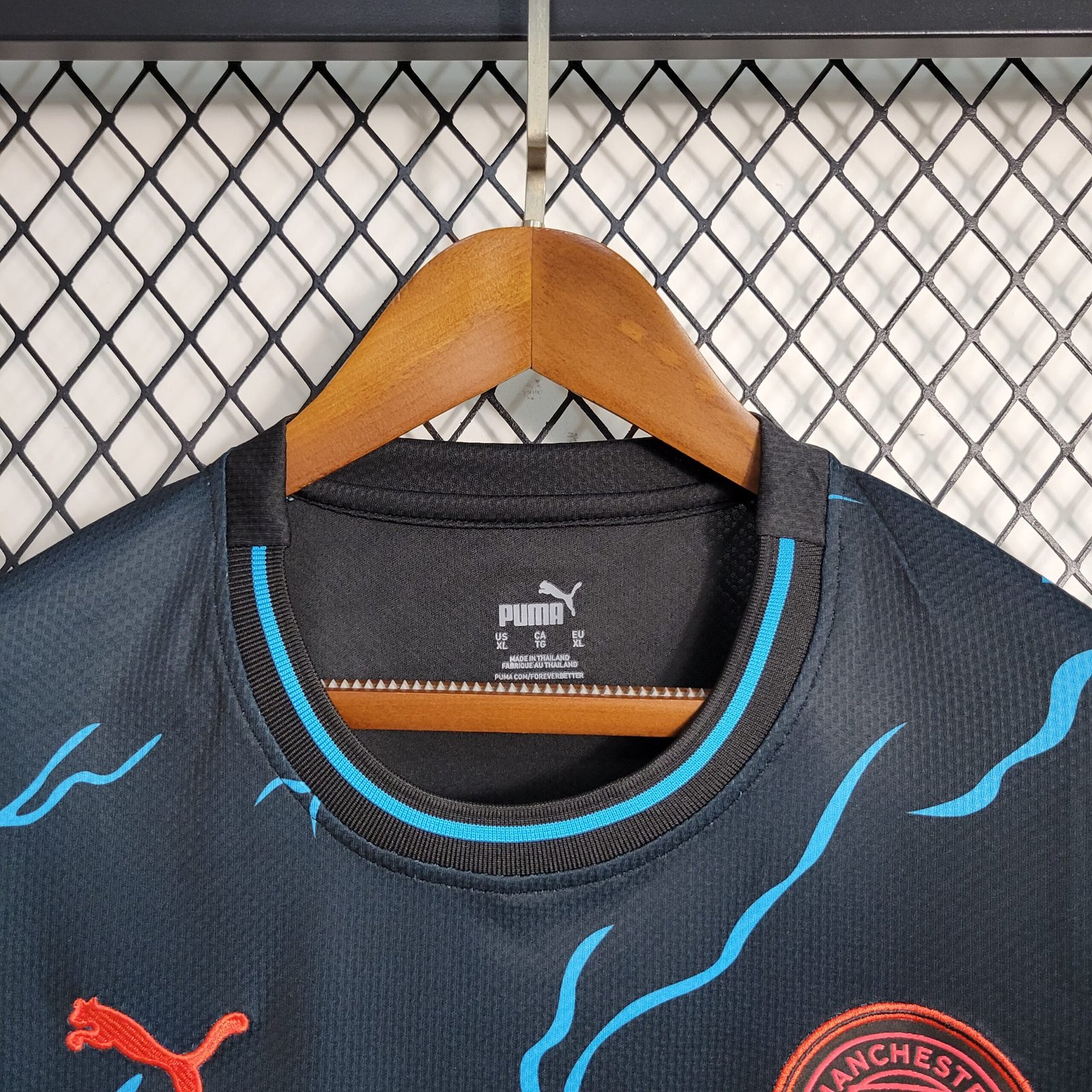 Man City Gedenkausgabe Trikot 2023-2024 - Blau Man City Gedenkausgabe Trikot 2023-2024 - Blau