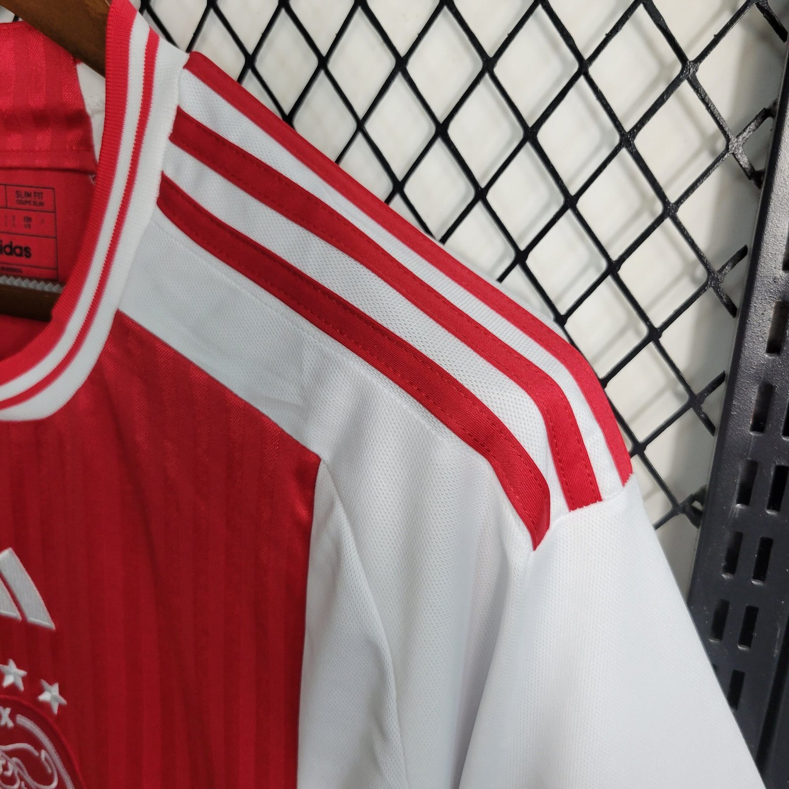 Ajax Home Trikot 2023-2024 - Rot Ajax Home Trikot 2023-2024 - Rot