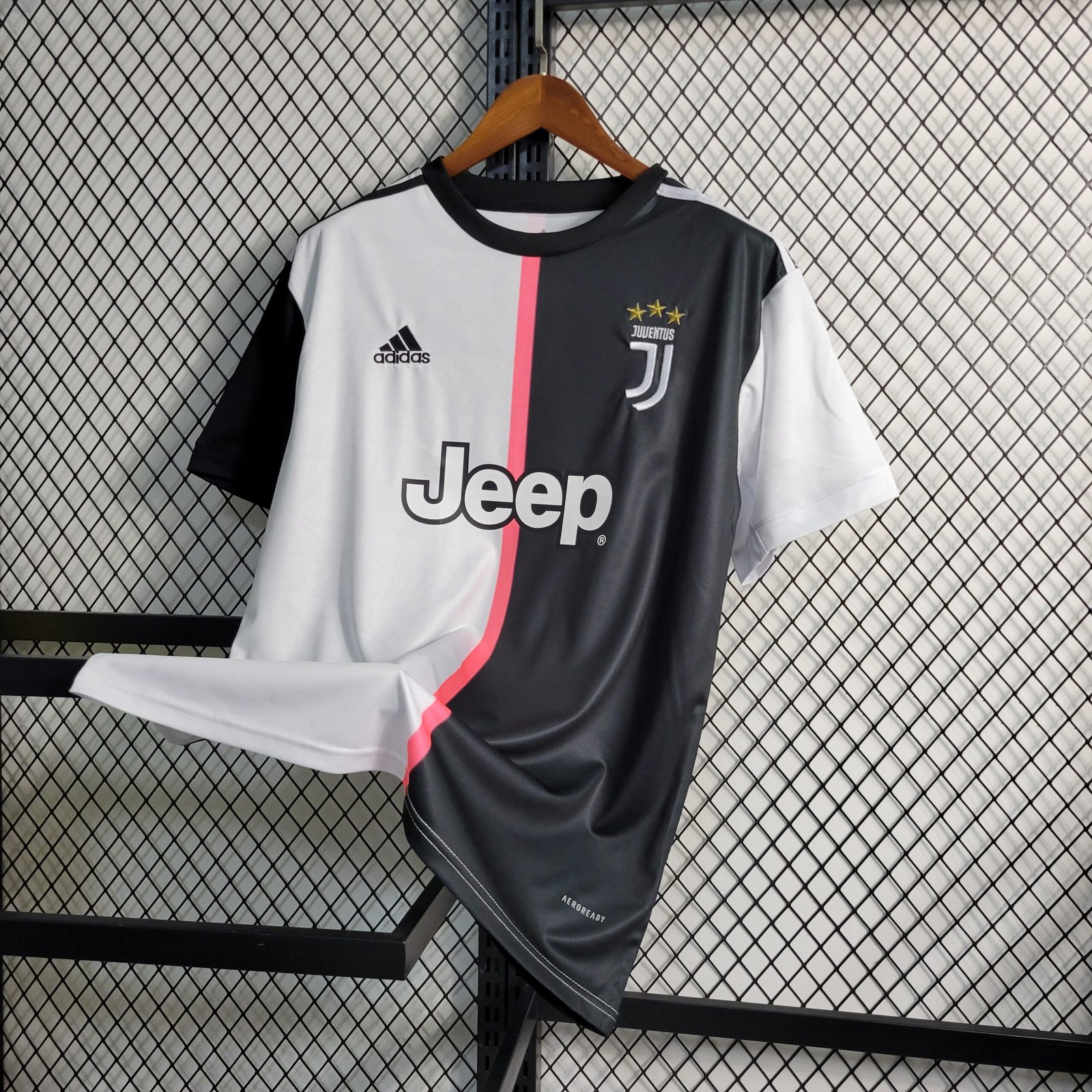 Juventus Home Retro Trikot 2019-2020 Juventus Home Retro Trikot 2019-2020