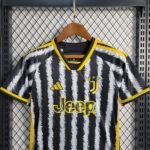 Juventus Cristiano Ronaldo 7 Heimtrikot Kinder Minikit 2023-2024