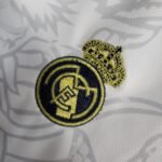 Real Madrid Chinesisch Drache Kinder Sondertrikot Mit Shorts - Weiß