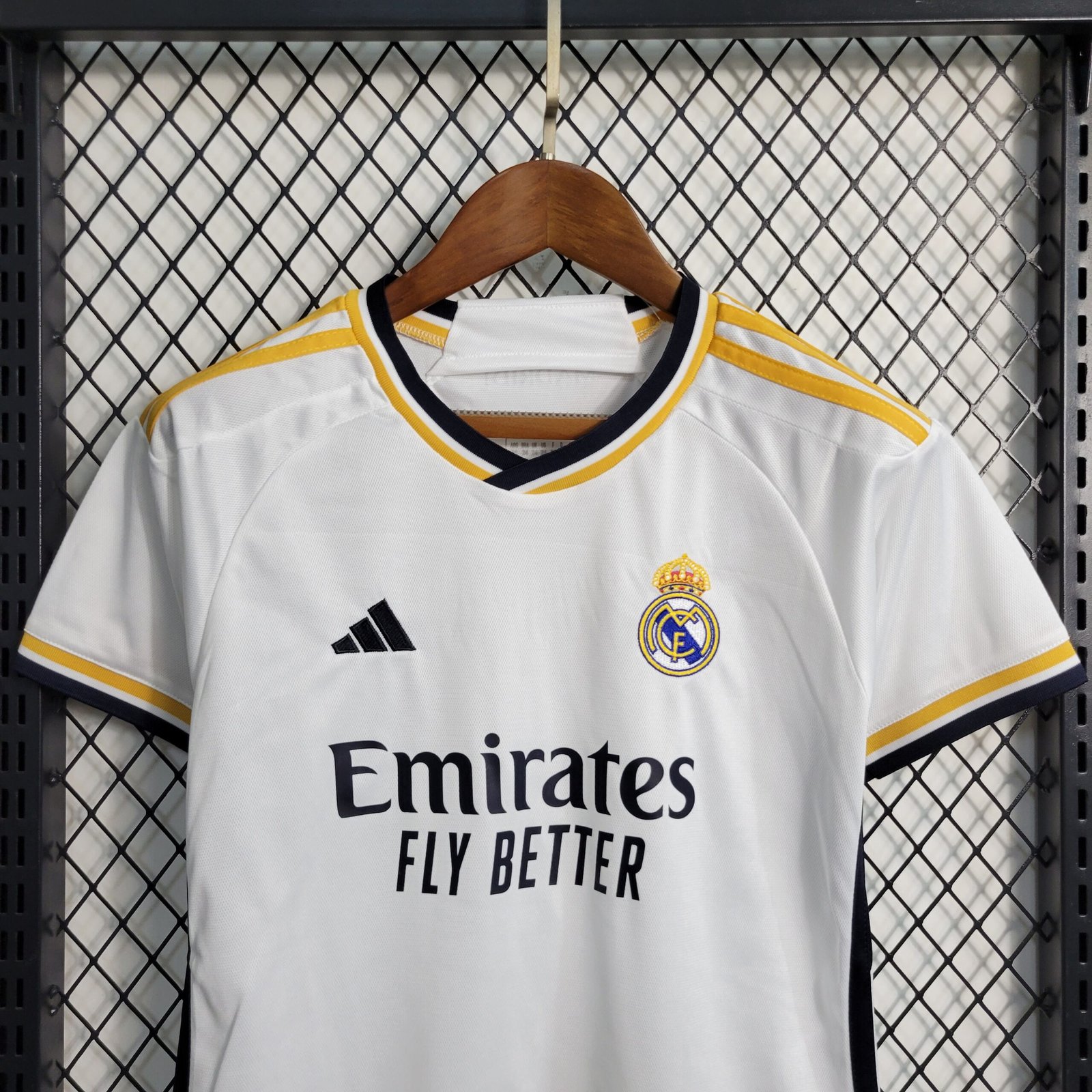 Real Madrid Arda Guler 24 Heimtrikot Kinder Minikit 2023-2024 Real Madrid Arda Guler 24 Heimtrikot Kinder Minikit 2023-2024