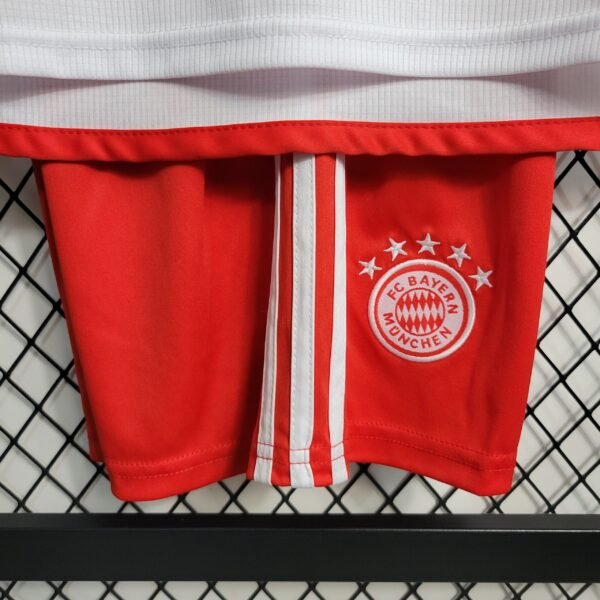 Bayern München Heimtrikot Kinder Minikit 2023-2024