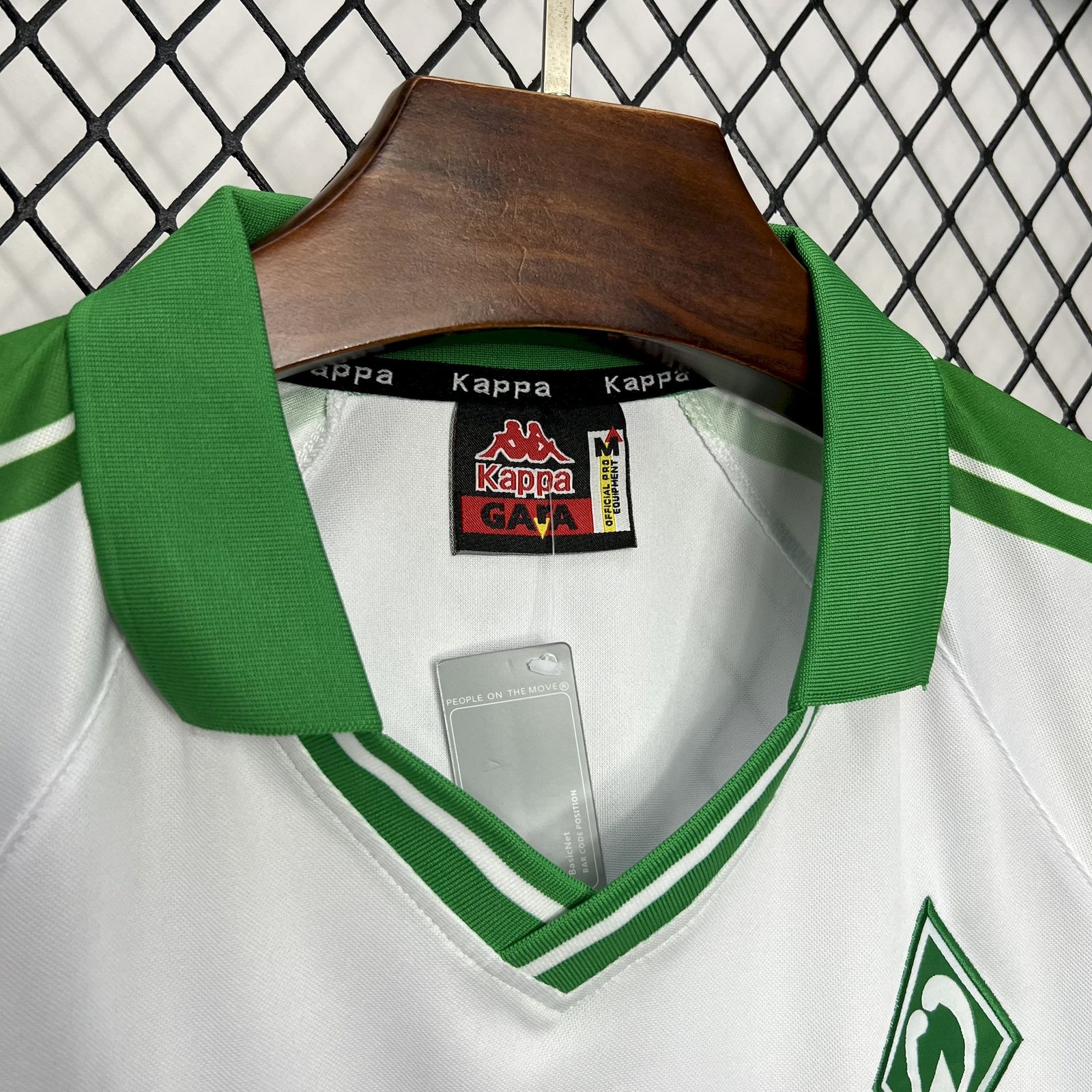 Werder Bremen Away Retro Trikot 2001-2002 Werder Bremen Away Retro Trikot 2001-2002