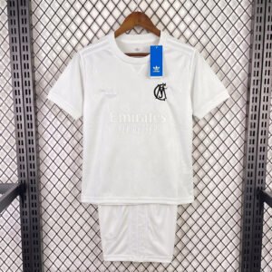 Real Madrid Kinder Kit zum 125. Jubiläum 2026–2027